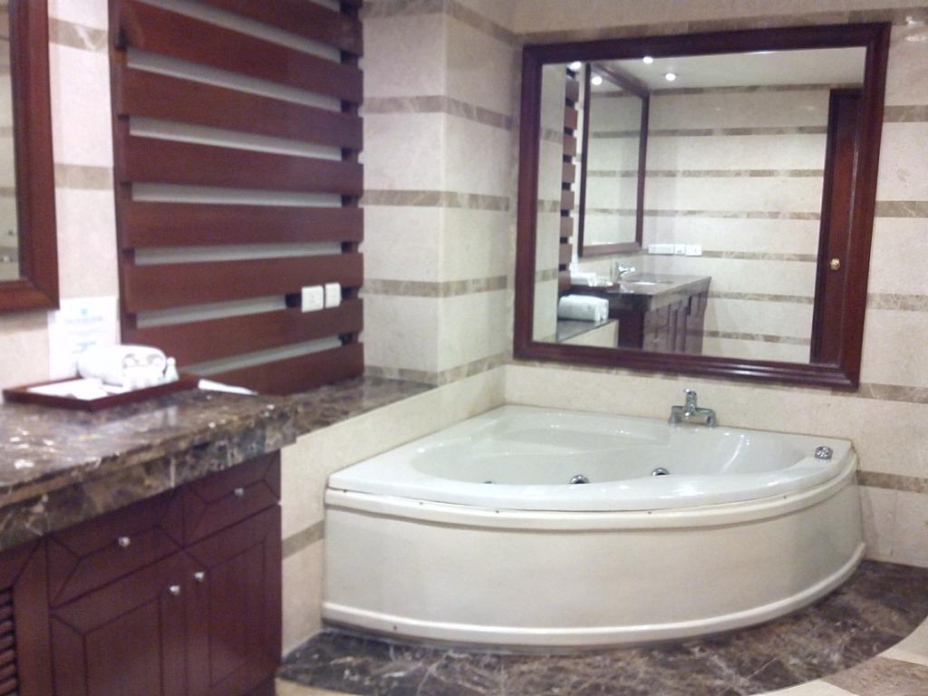 The Ocean Pearl Retreat Hotel New Delhi Cameră foto