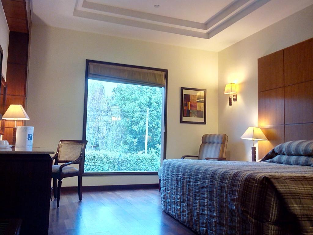 The Ocean Pearl Retreat Hotel New Delhi Exterior foto