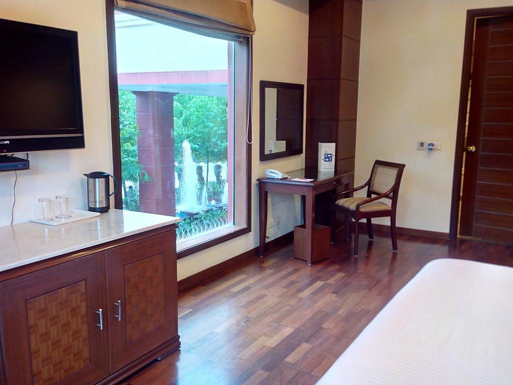 The Ocean Pearl Retreat Hotel New Delhi Exterior foto