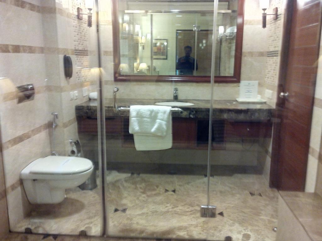 The Ocean Pearl Retreat Hotel New Delhi Exterior foto