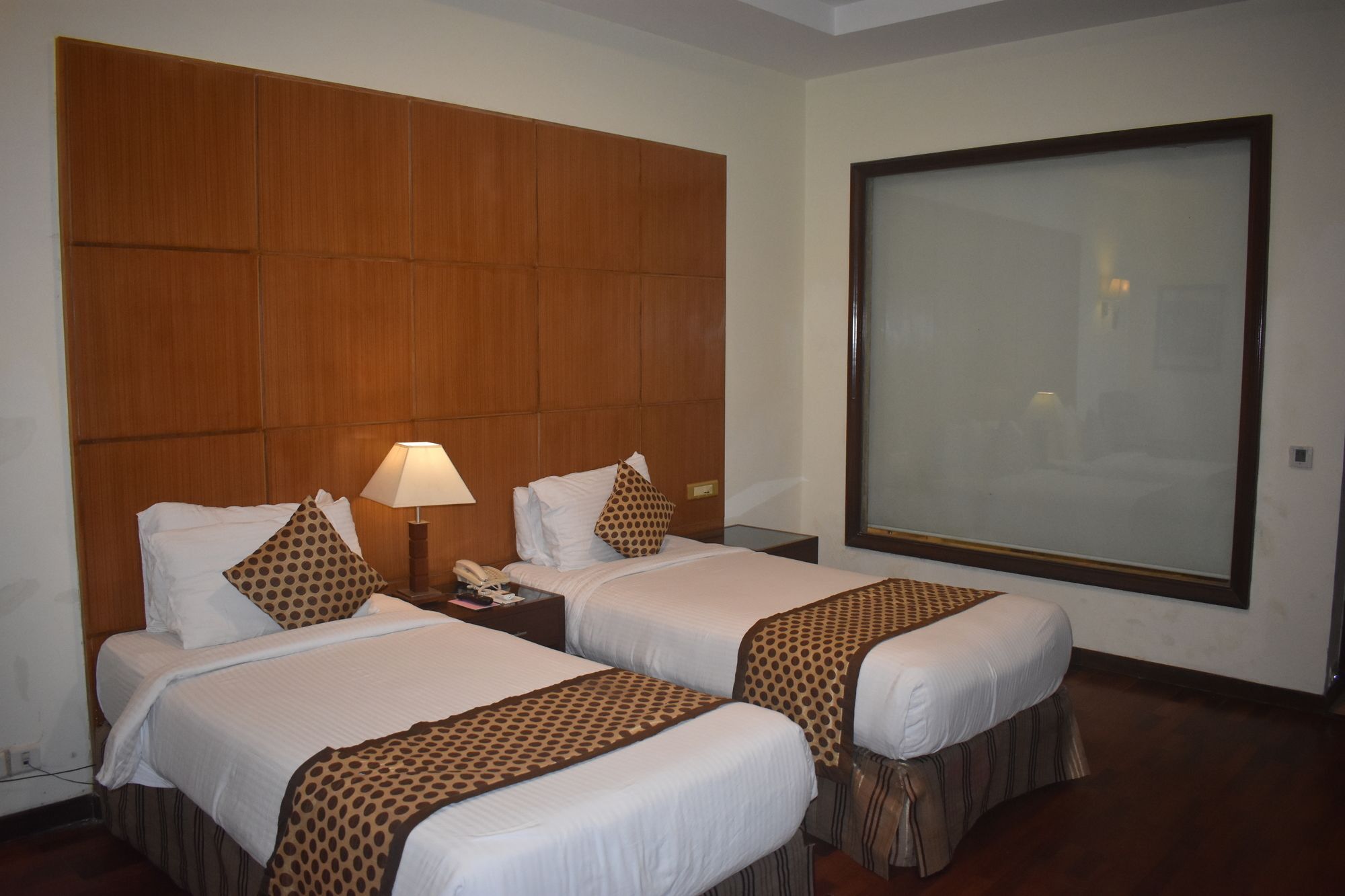 The Ocean Pearl Retreat Hotel New Delhi Exterior foto